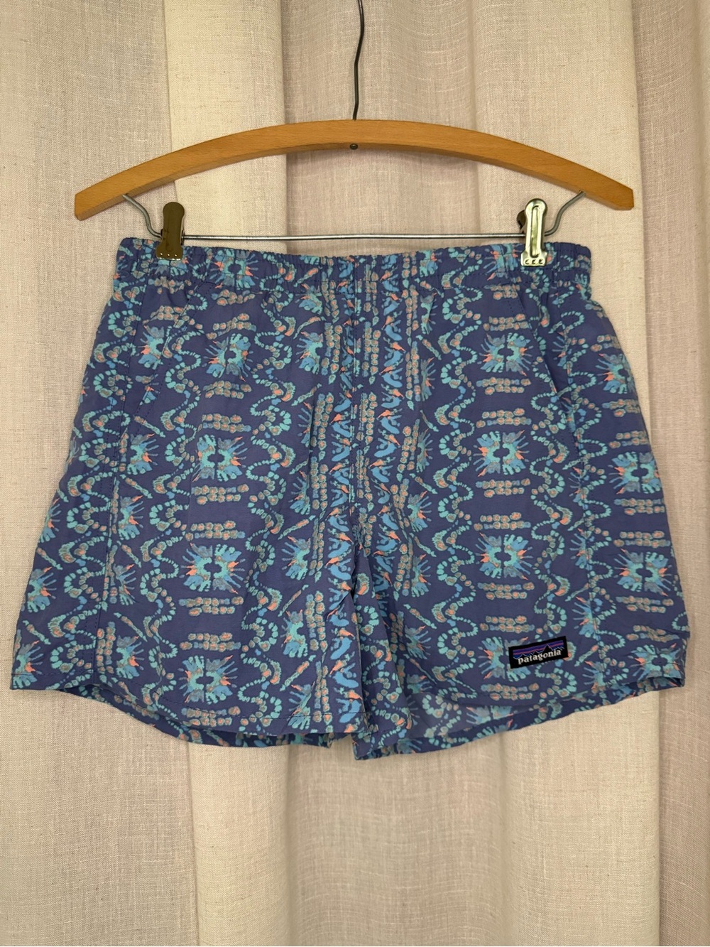 Patagonia 5” Baggies Sunshine Dye: Current Blue netplus Women’s Size XS